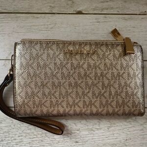 Michael Kors Wallet/Wristlet.